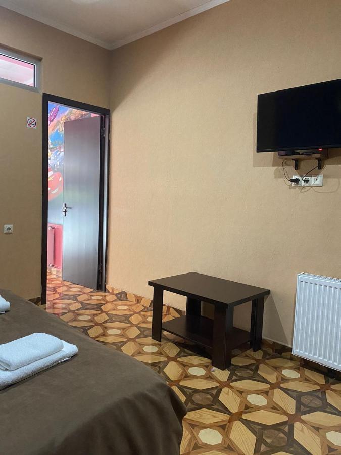 Hotel Saburtalo Roni Tbilisi Buitenkant foto